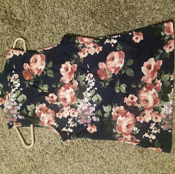 Blue floral top - Picture 3 of 3